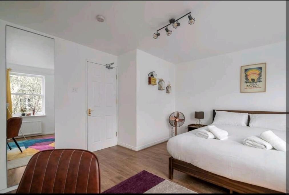 Quiet 4 Bedroom House Between Camden & Kings Cross Londres Exterior foto